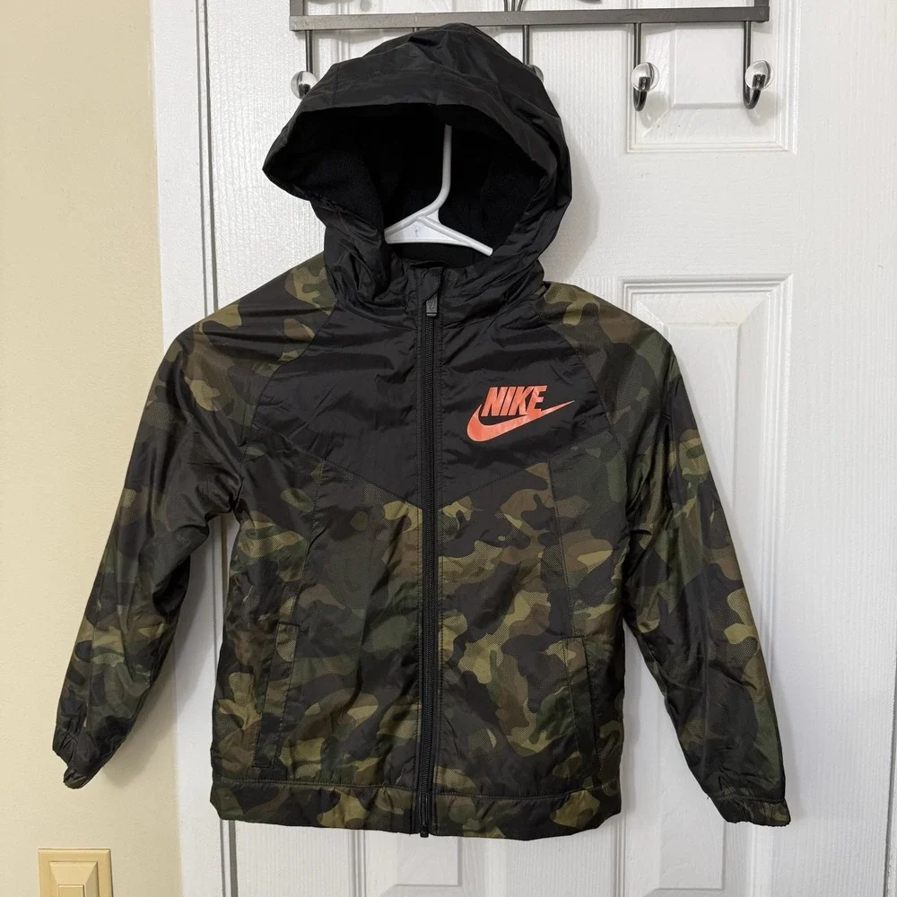 Nike Boy's Camo Windrunner Hoodie Fleece Lined Jackets Size 7 Large